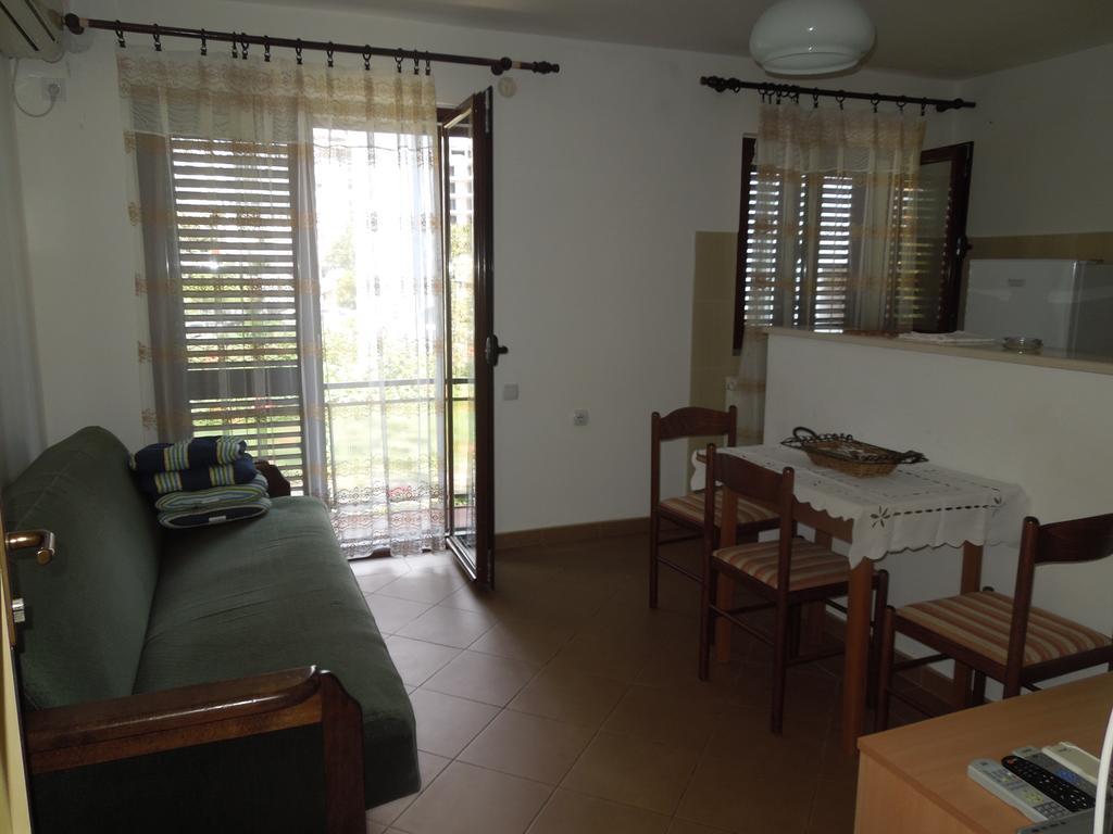 Apartments Becic Budva Bagian luar foto