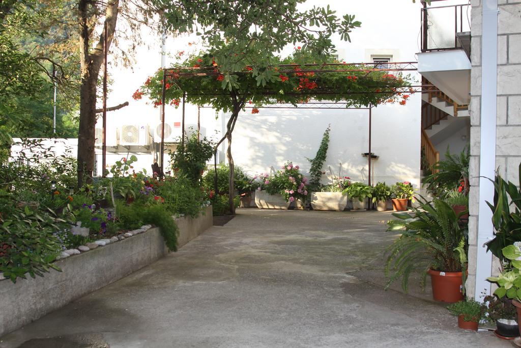 Apartments Becic Budva Bagian luar foto