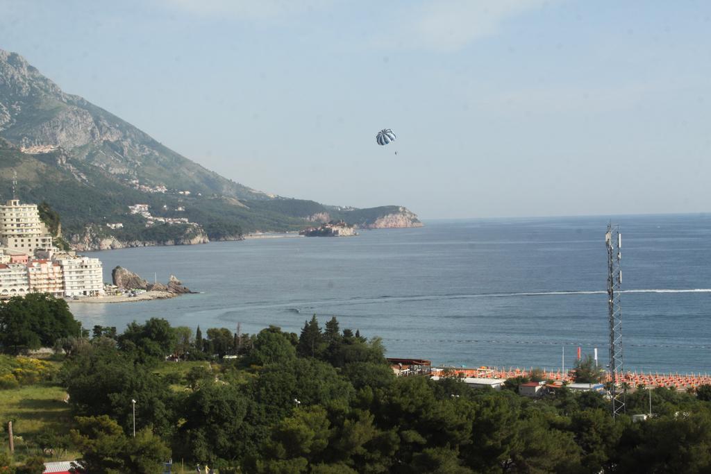 Apartments Becic Budva Bagian luar foto